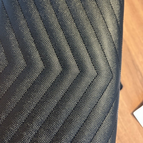 YSL purse. Please see pics for detailed views of wear - Picture 4 of 10